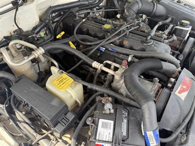 2001 Jeep Cherokee Sport 4X4 - Photo 37 - Flushing, MI 48433