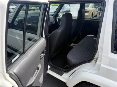 2001 Jeep Cherokee Sport 4X4 - Photo 21 - Flushing, MI 48433