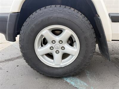 2001 Jeep Cherokee Sport 4X4 - Photo 8 - Flushing, MI 48433