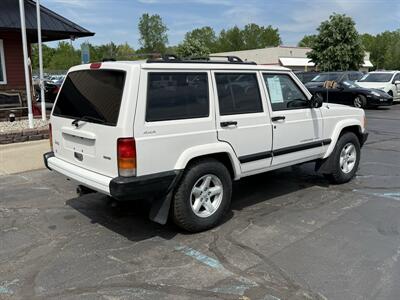 2001 Jeep Cherokee Sport 4X4 - Photo 7 - Flushing, MI 48433