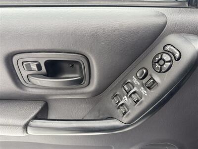 2001 Jeep Cherokee Sport  4X4 - Photo 15 - Flushing, MI 48433