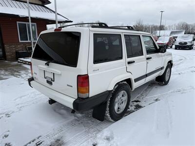 2001 Jeep Cherokee Sport  4X4 - Photo 7 - Flushing, MI 48433