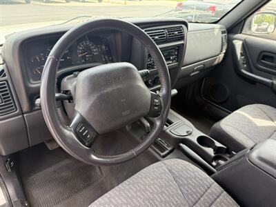 2001 Jeep Cherokee Sport 4X4 - Photo 14 - Flushing, MI 48433