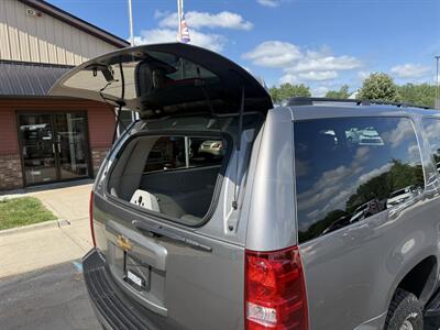 2007 Chevrolet Suburban 2500 LT 4WD - Photo 8 - Flushing, MI 48433