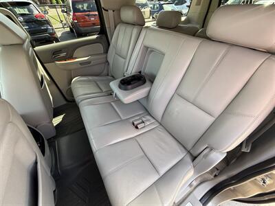 2007 Chevrolet Suburban 2500 LT 4WD - Photo 62 - Flushing, MI 48433