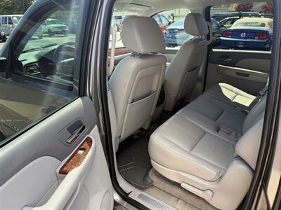 2007 Chevrolet Suburban 2500 LT 4WD - Photo 17 - Flushing, MI 48433