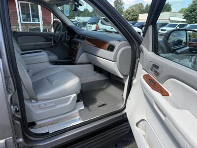 2007 Chevrolet Suburban 2500 LT 4WD - Photo 68 - Flushing, MI 48433
