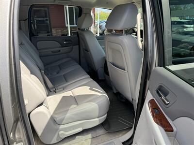 2007 Chevrolet Suburban 2500 LT 4WD - Photo 24 - Flushing, MI 48433