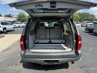 2007 Chevrolet Suburban 2500 LT 4WD - Photo 9 - Flushing, MI 48433