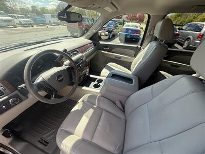 2007 Chevrolet Suburban 2500 LT 4WD - Photo 15 - Flushing, MI 48433