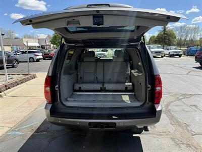 2007 Chevrolet Suburban 2500 LT 4WD - Photo 32 - Flushing, MI 48433