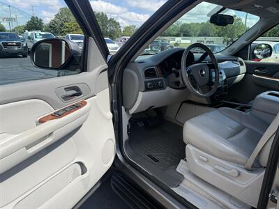 2007 Chevrolet Suburban 2500 LT 4WD - Photo 47 - Flushing, MI 48433