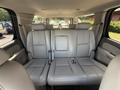 2007 Chevrolet Suburban 2500 LT 4WD - Photo 42 - Flushing, MI 48433