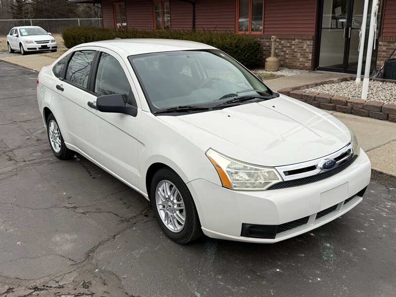 2009 Ford Focus SE   - Photo 1 - Flushing, MI 48433