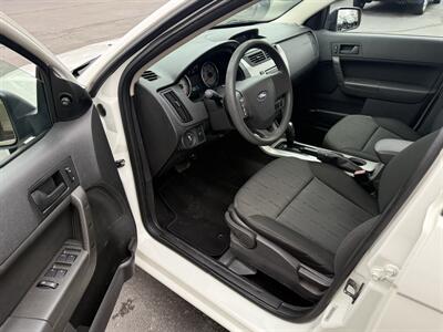 2009 Ford Focus SE   - Photo 10 - Flushing, MI 48433
