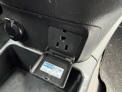 2010 Pontiac Vibe 2.4L - Photo 23 - Flushing, MI 48433