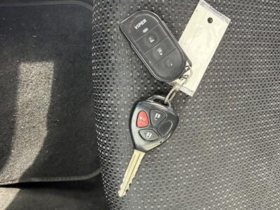 2010 Pontiac Vibe 2.4L - Photo 25 - Flushing, MI 48433