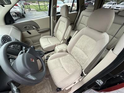2003 Saturn Vue   - Photo 11 - Flushing, MI 48433