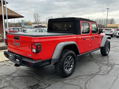 2020 Jeep Gladiator Overland 6-SPEED  4X4 - Photo 5 - Flushing, MI 48433