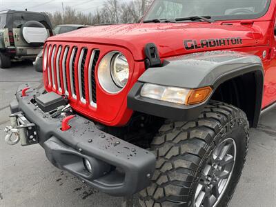 2020 Jeep Gladiator Overland 6-SPEED  4X4 - Photo 9 - Flushing, MI 48433