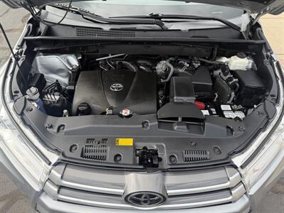 2018 Toyota Highlander LE   - Photo 17 - Flushing, MI 48433