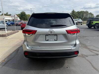 2018 Toyota Highlander LE   - Photo 4 - Flushing, MI 48433