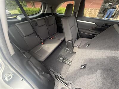 2018 Toyota Highlander LE   - Photo 10 - Flushing, MI 48433