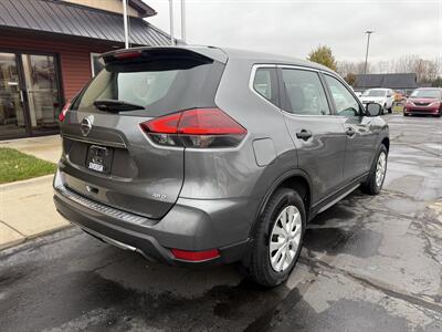 2018 Nissan Rogue S  AWD - Photo 5 - Flushing, MI 48433