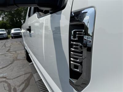 2019 Ford F-350 Super Duty XL  Supercab 4X4 - Photo 28 - Flushing, MI 48433