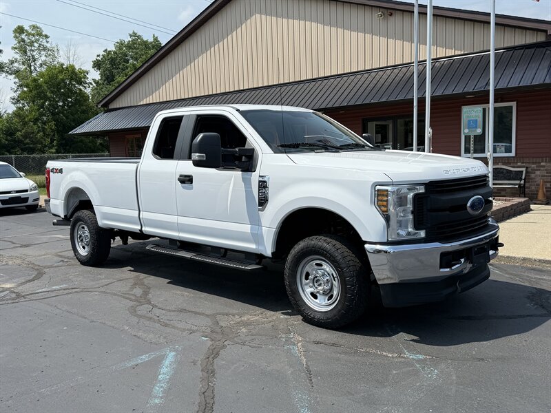 2019 Ford F-350 Super Duty XL Supercab 4X4 - Photo 1 - Flushing, MI 48433