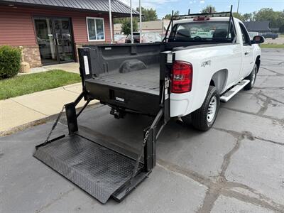 2010 Chevrolet Silverado 2500 HD 4X4  TOMMY GATE - Photo 11 - Flushing, MI 48433