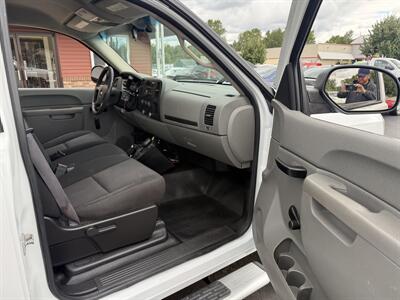 2010 Chevrolet Silverado 2500 HD 4X4  TOMMY GATE - Photo 15 - Flushing, MI 48433