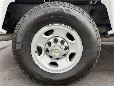 2010 Chevrolet Silverado 2500 HD 4X4  TOMMY GATE - Photo 32 - Flushing, MI 48433