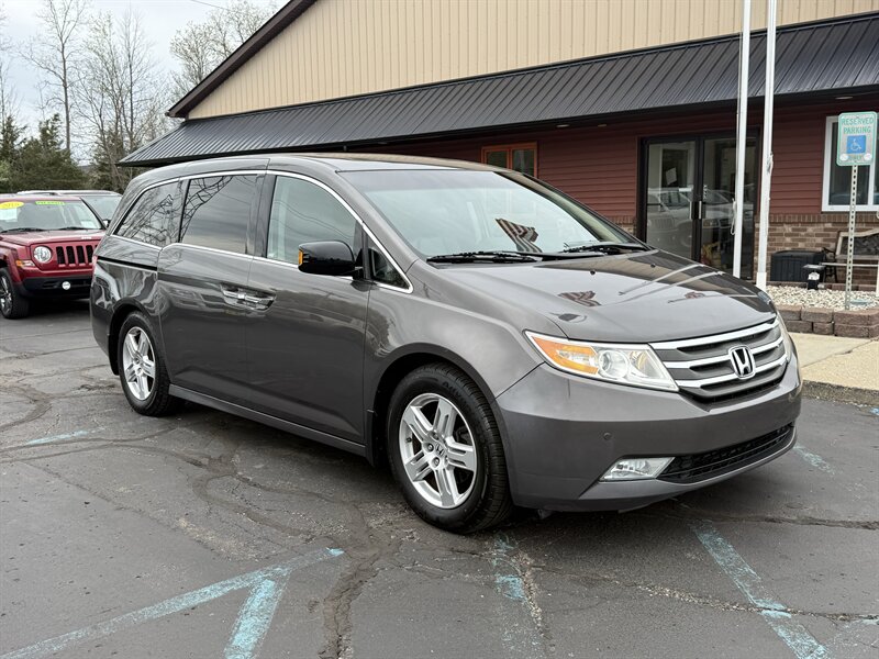 2011 Honda Odyssey Touring   - Photo 1 - Flushing, MI 48433