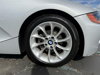 2004 BMW Z4 2.5i Roadster 5-Speed Manual - Photo 24 - Flushing, MI 48433