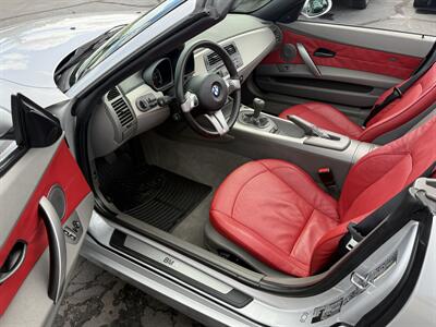 2004 BMW Z4 2.5i Roadster 5-Speed Manual - Photo 26 - Flushing, MI 48433