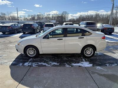 2011 Ford Focus SE   - Photo 8 - Flushing, MI 48433