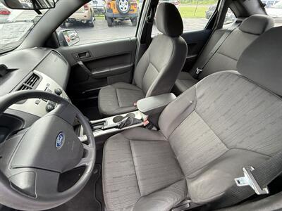 2011 Ford Focus SE   - Photo 11 - Flushing, MI 48433