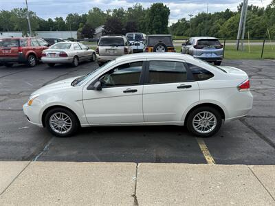 2011 Ford Focus SE   - Photo 9 - Flushing, MI 48433