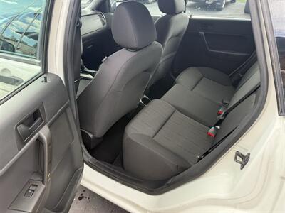 2011 Ford Focus SE   - Photo 17 - Flushing, MI 48433