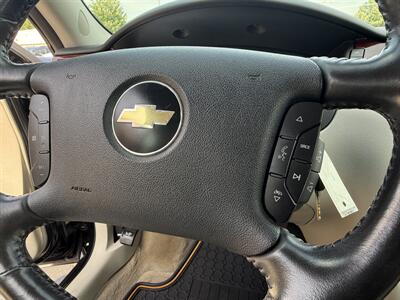 2009 Chevrolet Impala LTZ   - Photo 13 - Flushing, MI 48433