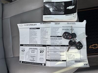 2009 Chevrolet Impala LTZ   - Photo 25 - Flushing, MI 48433