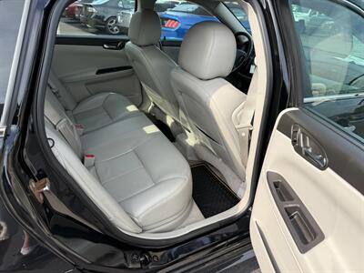 2009 Chevrolet Impala LTZ   - Photo 19 - Flushing, MI 48433