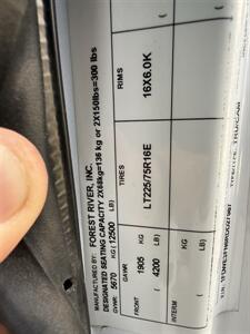 2024 Ford E-350 SD  17' Rockford Box - Photo 41 - Flushing, MI 48433