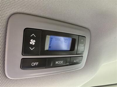 2018 Toyota Sienna LE 7-Passenger  AWD - Photo 25 - Flushing, MI 48433