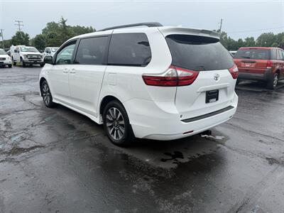 2018 Toyota Sienna LE 7-Passenger  AWD - Photo 7 - Flushing, MI 48433