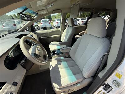 2011 Toyota Sienna LE 8-Passenger   - Photo 11 - Flushing, MI 48433