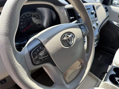 2011 Toyota Sienna LE 8-Passenger   - Photo 17 - Flushing, MI 48433