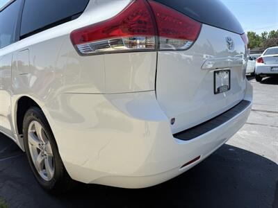 2011 Toyota Sienna LE 8-Passenger   - Photo 36 - Flushing, MI 48433