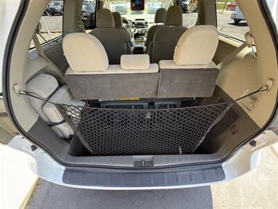 2011 Toyota Sienna LE 8-Passenger   - Photo 26 - Flushing, MI 48433